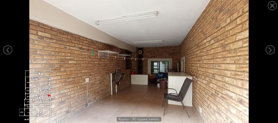 7 Bedroom Property for Sale in Featherbrooke Estate Gauteng