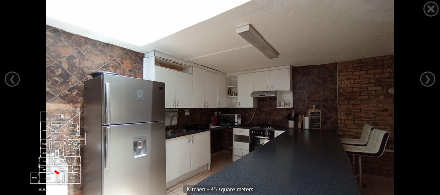 7 Bedroom Property for Sale in Featherbrooke Estate Gauteng