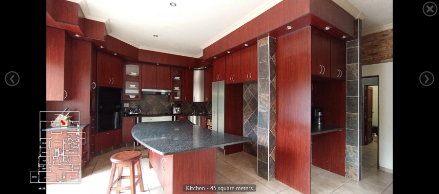 7 Bedroom Property for Sale in Featherbrooke Estate Gauteng