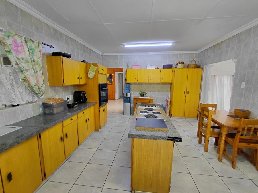 5 Bedroom Property for Sale in Greenhills Gauteng