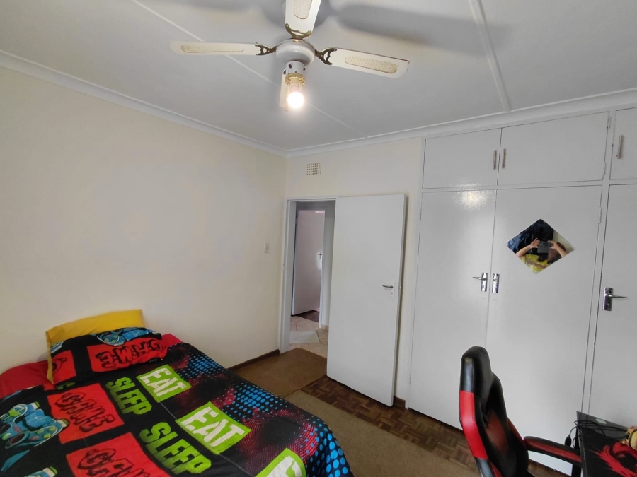 5 Bedroom Property for Sale in Greenhills Gauteng