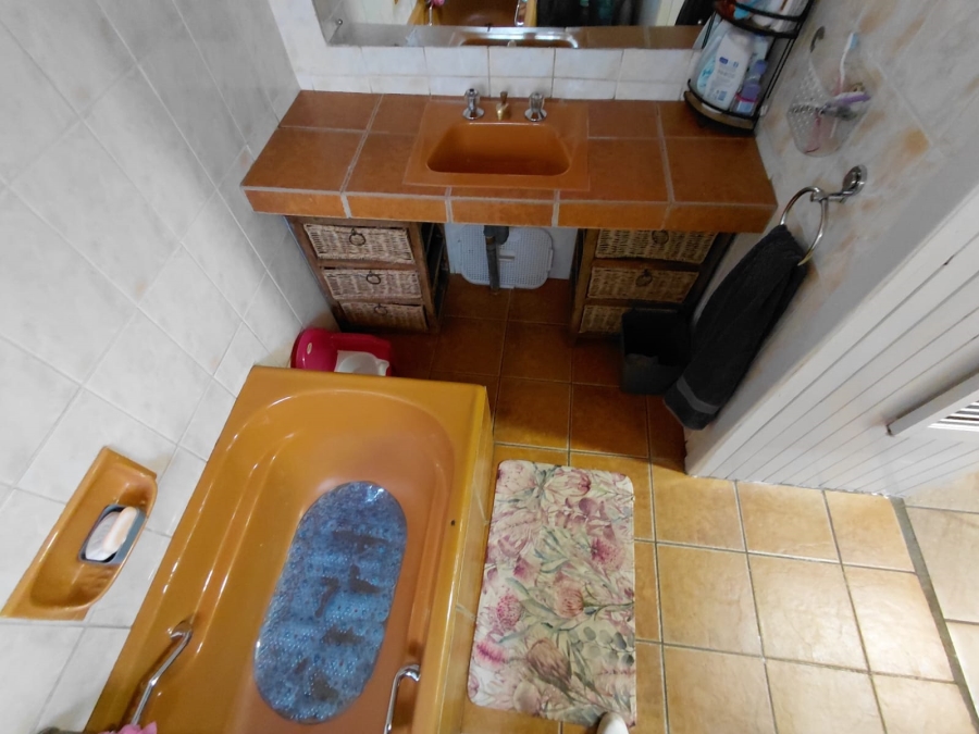 5 Bedroom Property for Sale in Greenhills Gauteng