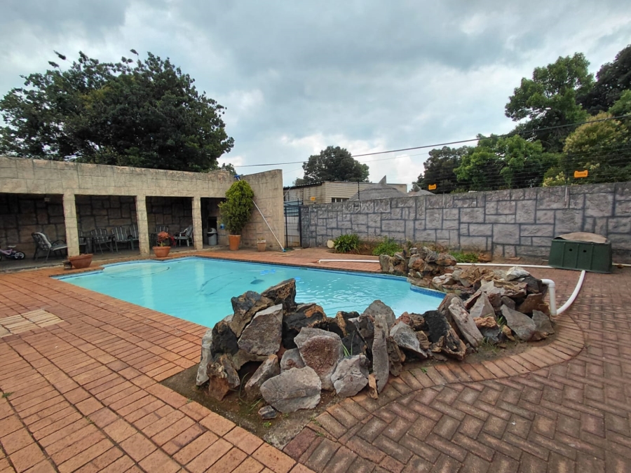 5 Bedroom Property for Sale in Greenhills Gauteng