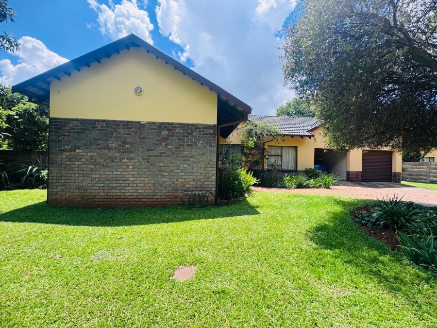 3 Bedroom Property for Sale in Clayville East Gauteng