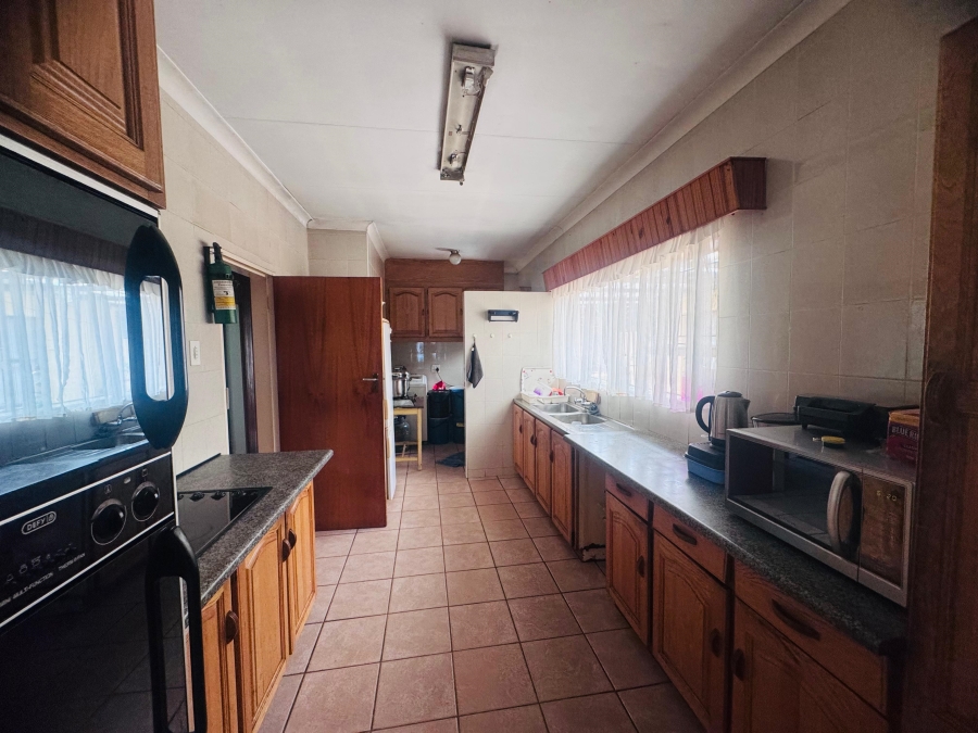 3 Bedroom Property for Sale in Clayville East Gauteng