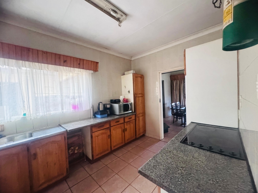 3 Bedroom Property for Sale in Clayville East Gauteng