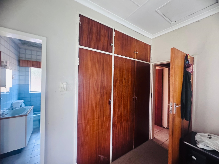 3 Bedroom Property for Sale in Clayville East Gauteng