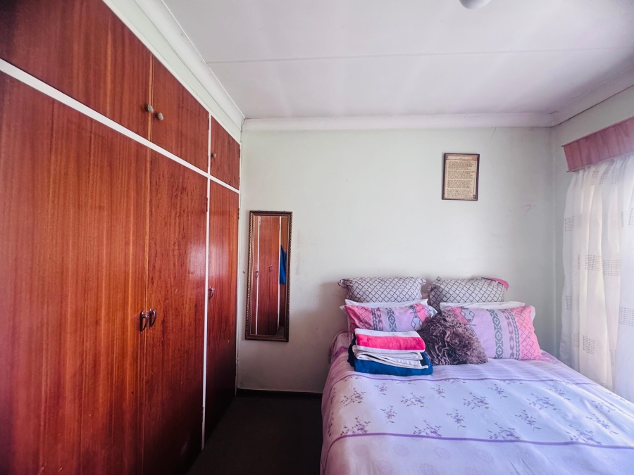 3 Bedroom Property for Sale in Clayville East Gauteng