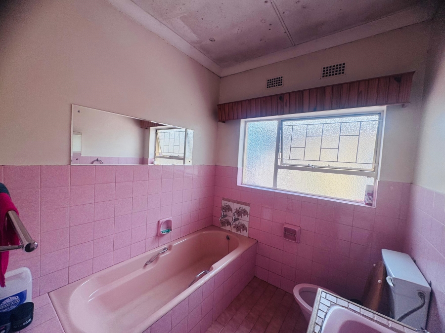 3 Bedroom Property for Sale in Clayville East Gauteng