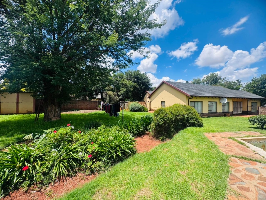 3 Bedroom Property for Sale in Clayville East Gauteng