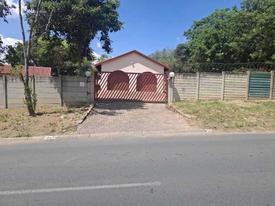 4 Bedroom Property for Sale in Johannesburg North Gauteng