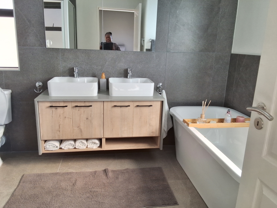 4 Bedroom Property for Sale in Montana Gauteng