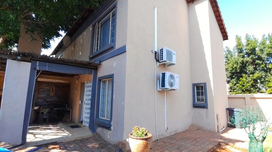 2 Bedroom Property for Sale in Annlin Gauteng