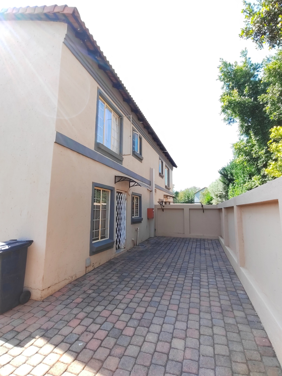 2 Bedroom Property for Sale in Annlin Gauteng