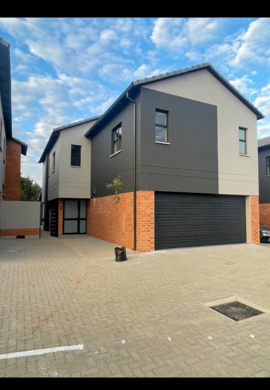4 Bedroom Property for Sale in Equestria Gauteng