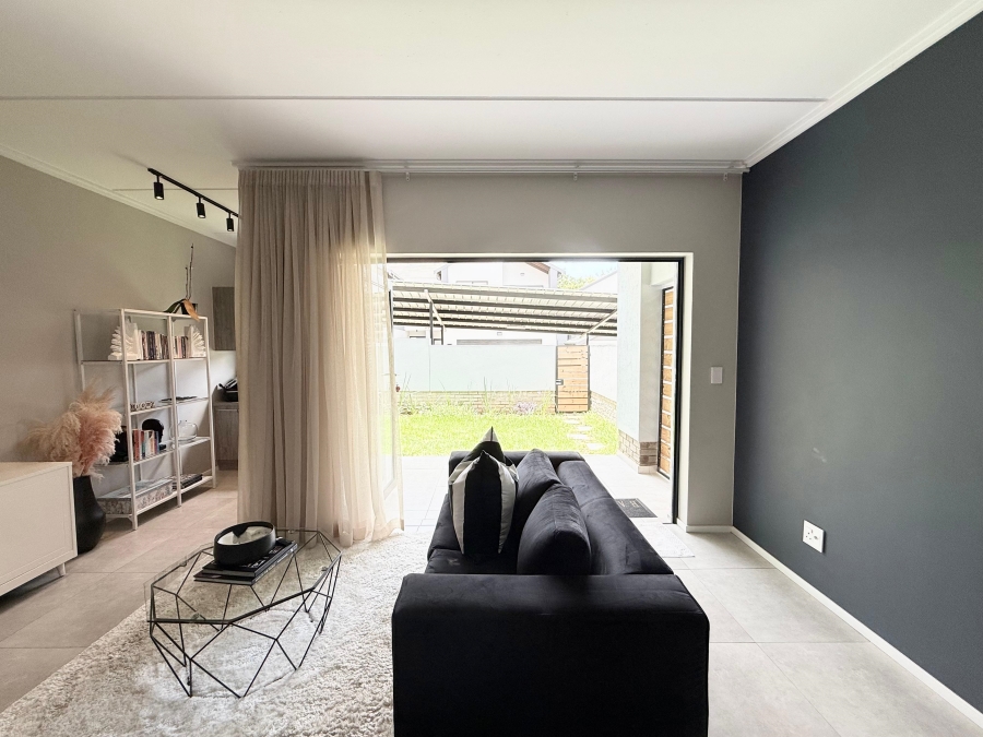 To Let 2 Bedroom Property for Rent in Bryanston Gauteng