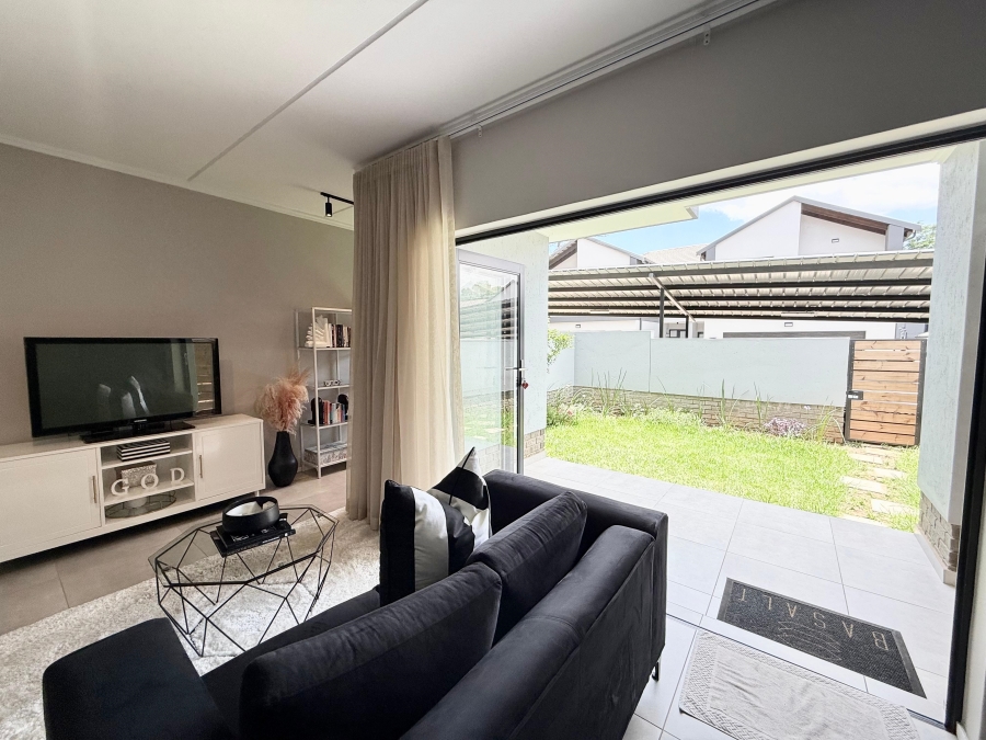 To Let 2 Bedroom Property for Rent in Bryanston Gauteng