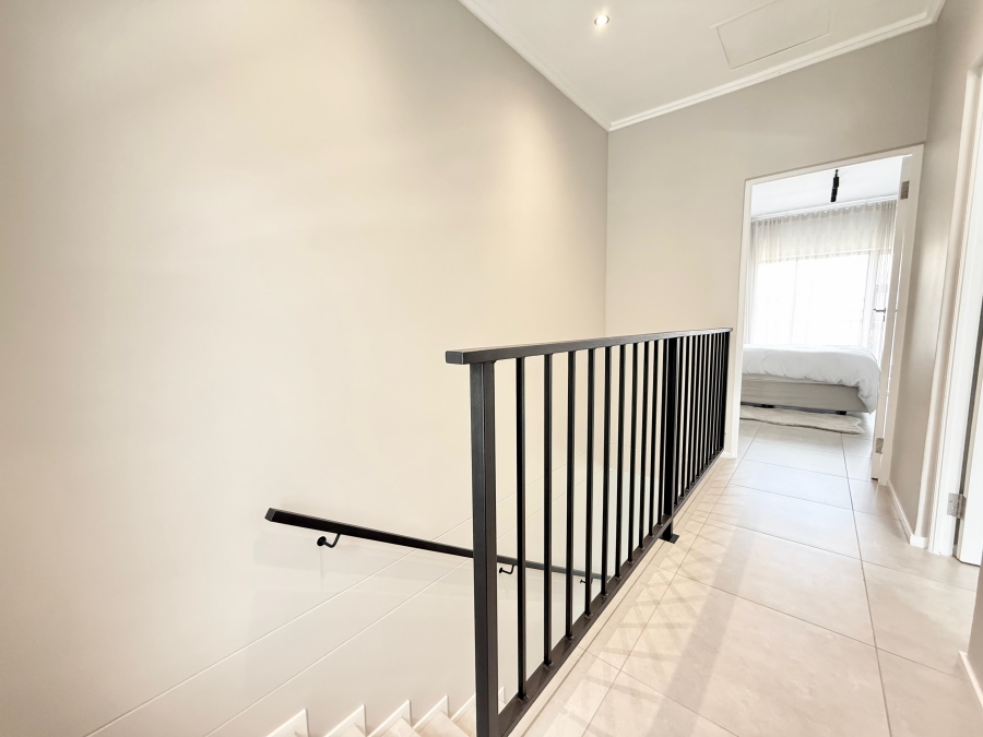 To Let 2 Bedroom Property for Rent in Bryanston Gauteng