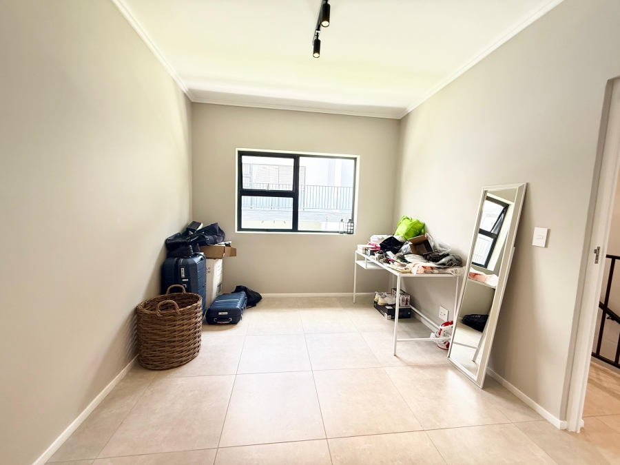 To Let 2 Bedroom Property for Rent in Bryanston Gauteng