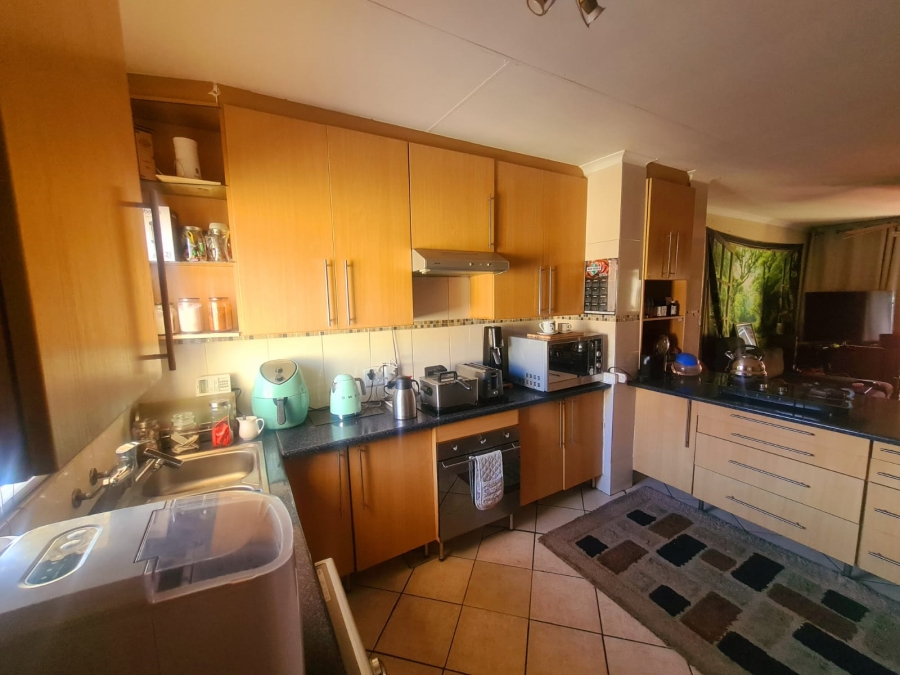 2 Bedroom Property for Sale in Elardus Park Gauteng