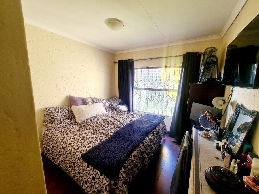 2 Bedroom Property for Sale in Elardus Park Gauteng