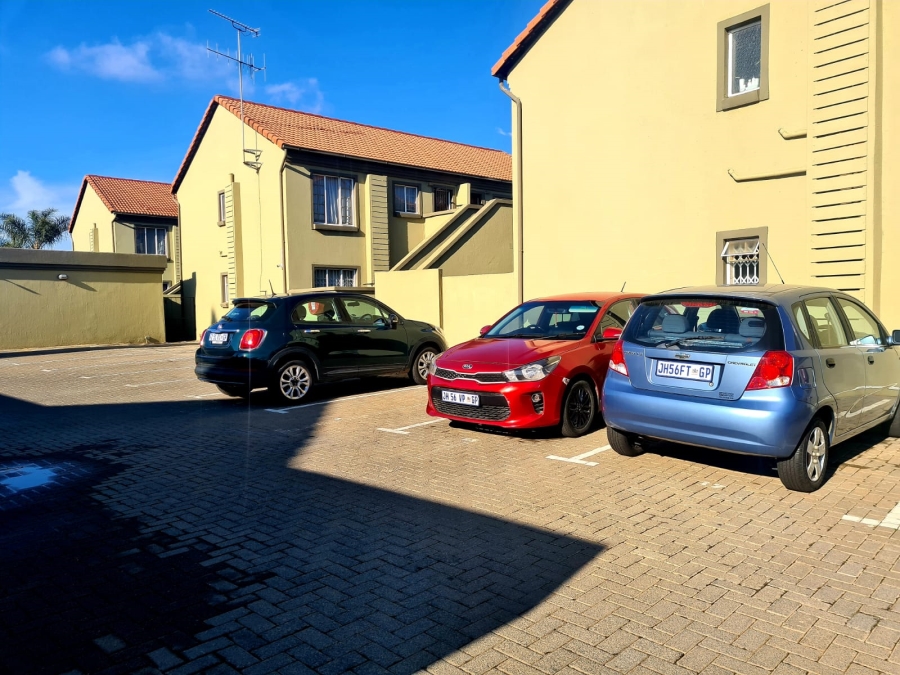2 Bedroom Property for Sale in Elardus Park Gauteng