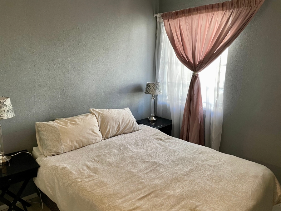 2 Bedroom Property for Sale in Groenkloof Gauteng