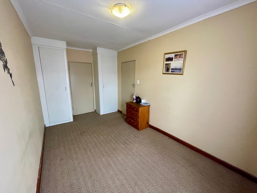 1 Bedroom Property for Sale in Newmark Estate Gauteng