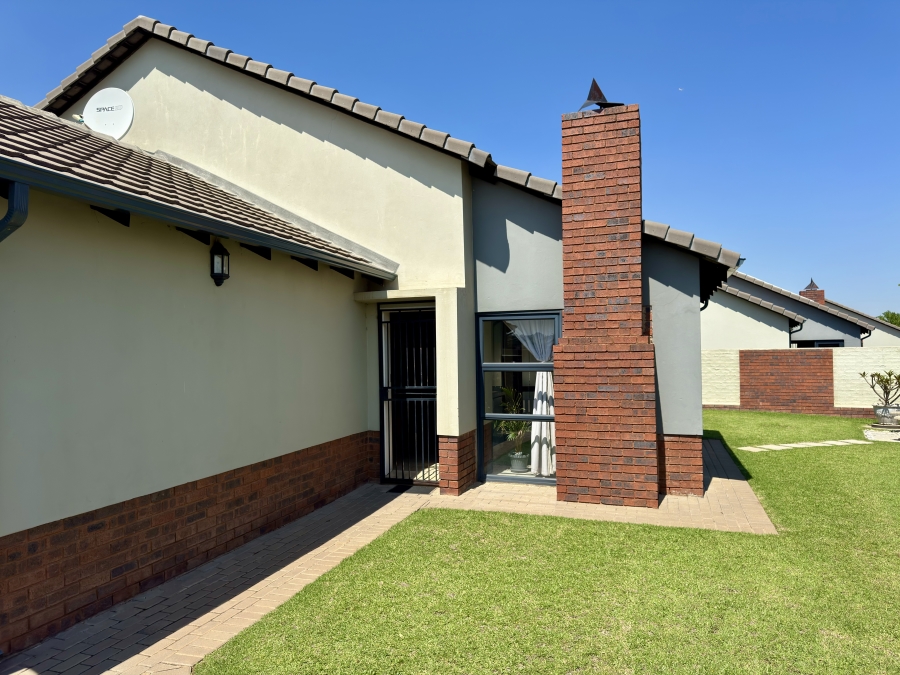 3 Bedroom Property for Sale in Amberfield Gauteng