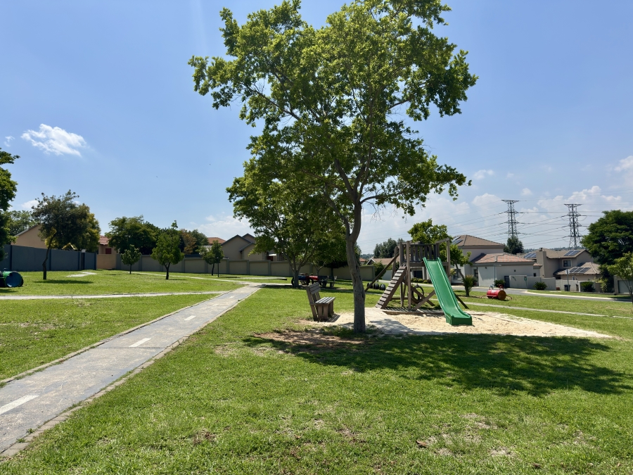 3 Bedroom Property for Sale in Amberfield Gauteng