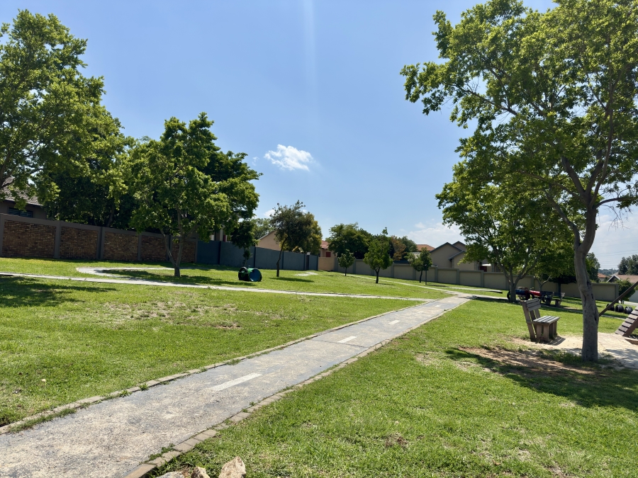 3 Bedroom Property for Sale in Amberfield Gauteng