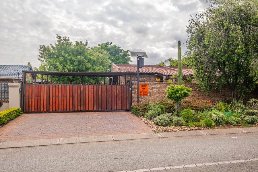 3 Bedroom Property for Sale in Moreleta Park Gauteng