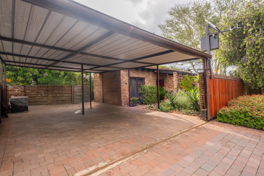 3 Bedroom Property for Sale in Moreleta Park Gauteng