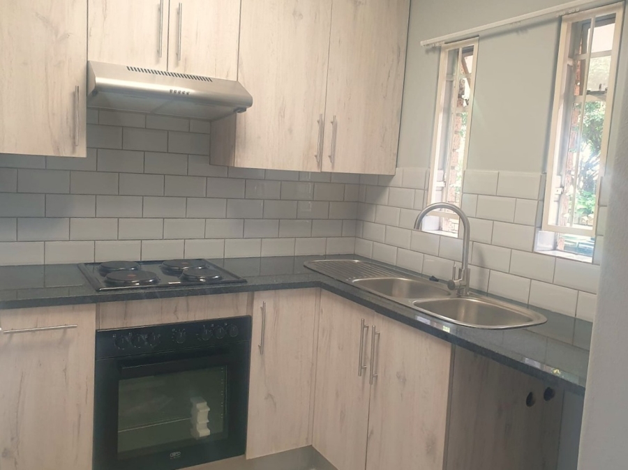 2 Bedroom Property for Sale in Faerie Glen Gauteng