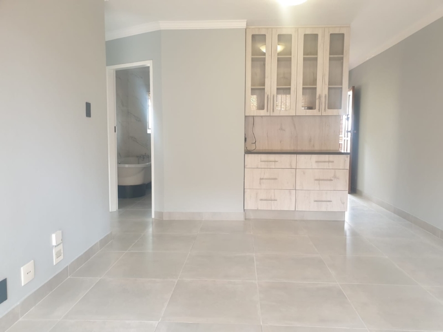 2 Bedroom Property for Sale in Faerie Glen Gauteng