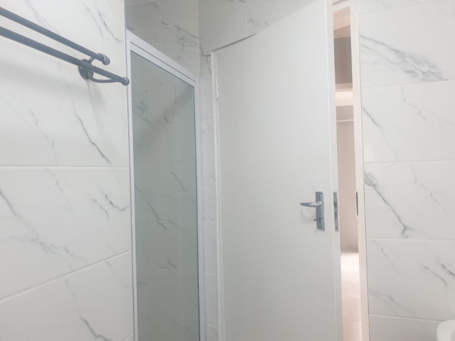 2 Bedroom Property for Sale in Faerie Glen Gauteng