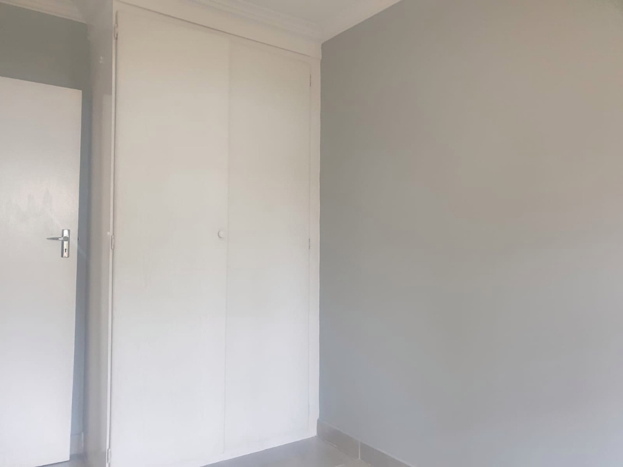 2 Bedroom Property for Sale in Faerie Glen Gauteng