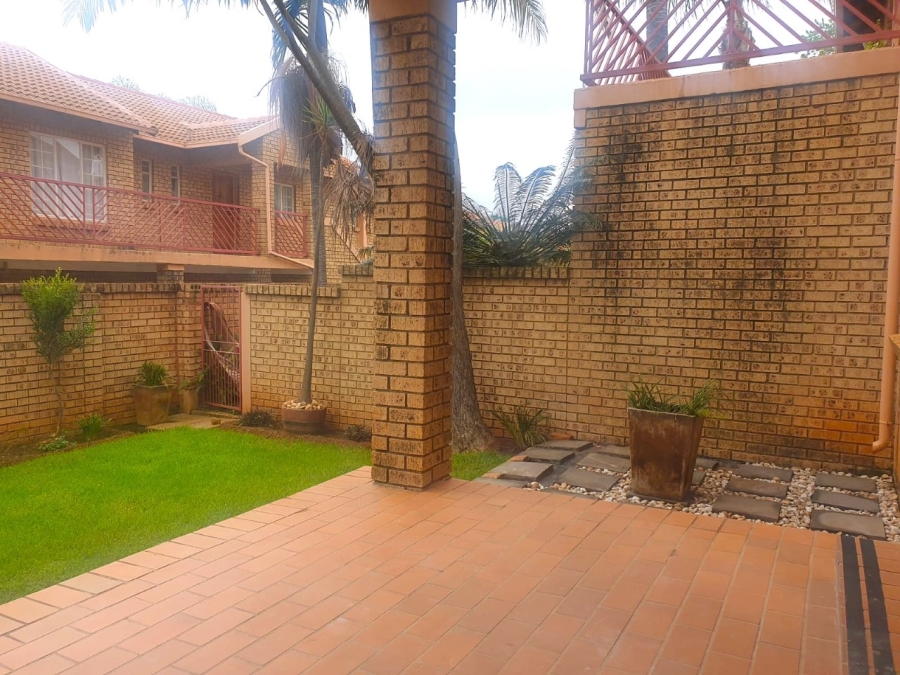 2 Bedroom Property for Sale in Faerie Glen Gauteng