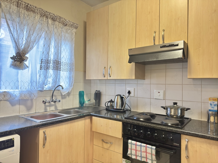 2 Bedroom Property for Sale in Silver Lakes Gauteng