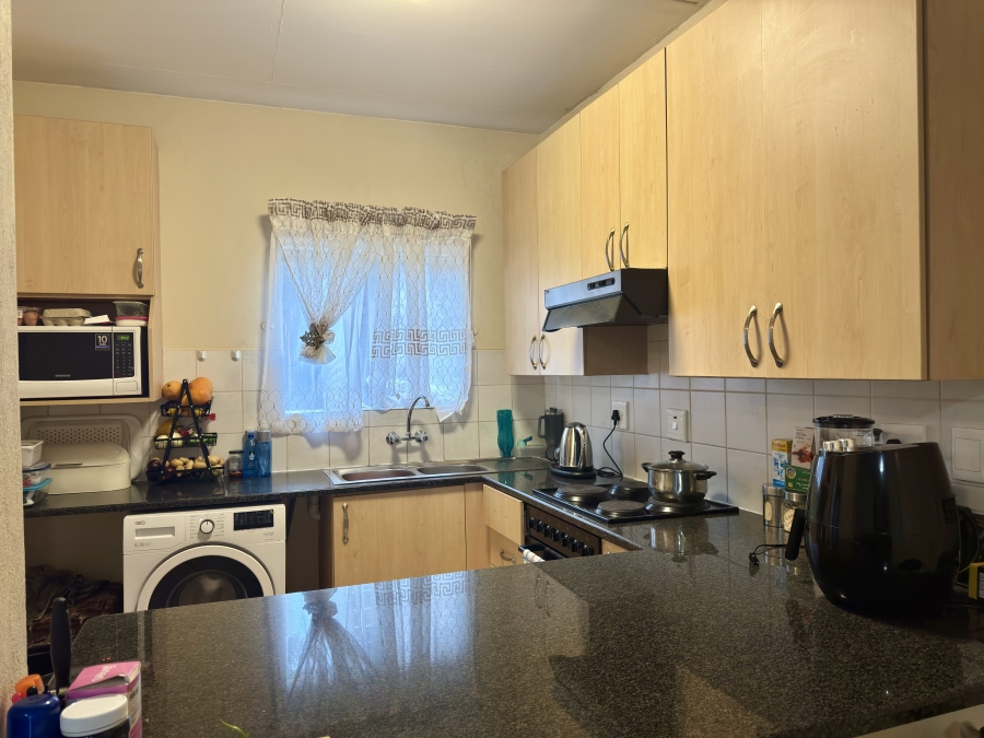 2 Bedroom Property for Sale in Silver Lakes Gauteng