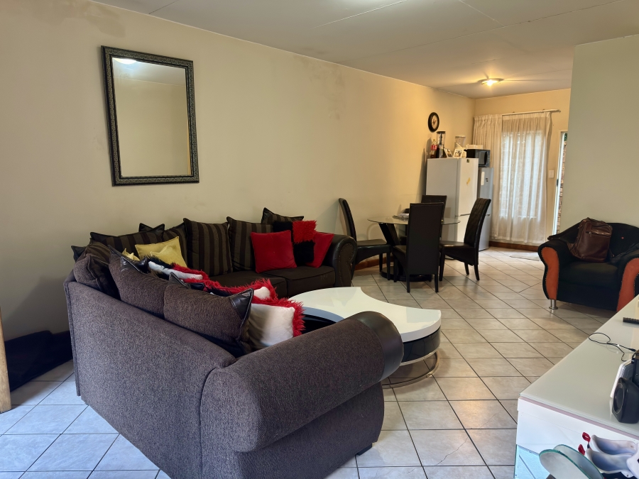 2 Bedroom Property for Sale in Silver Lakes Gauteng