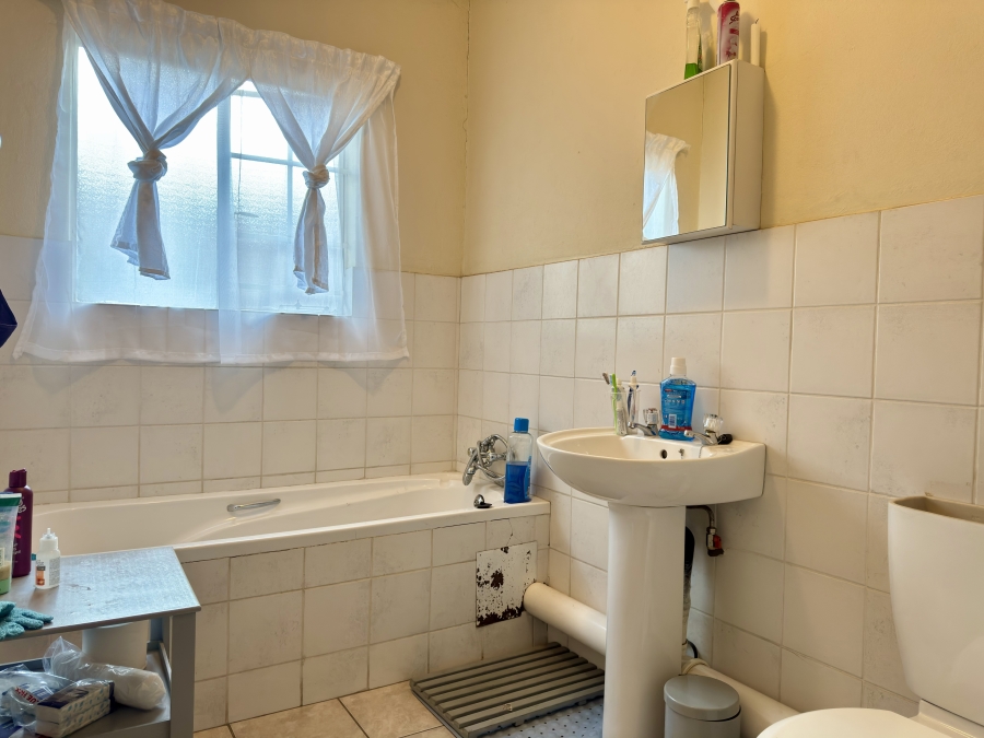 2 Bedroom Property for Sale in Silver Lakes Gauteng