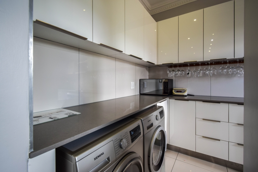 2 Bedroom Property for Sale in Rosebank Gauteng