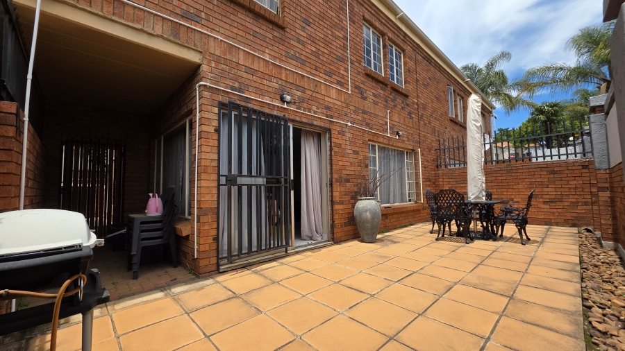 3 Bedroom Property for Sale in Moreleta Park Gauteng