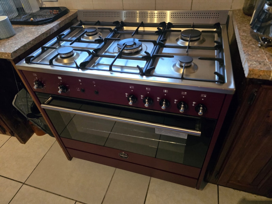 4 Bedroom Property for Sale in Waterkloof Ridge Gauteng