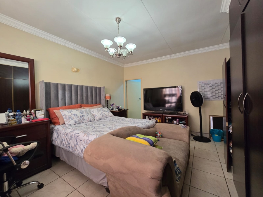 4 Bedroom Property for Sale in Waterkloof Ridge Gauteng