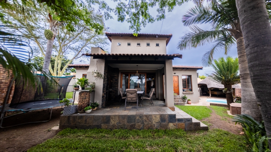 3 Bedroom Property for Sale in Thatchfield Cresent Gauteng