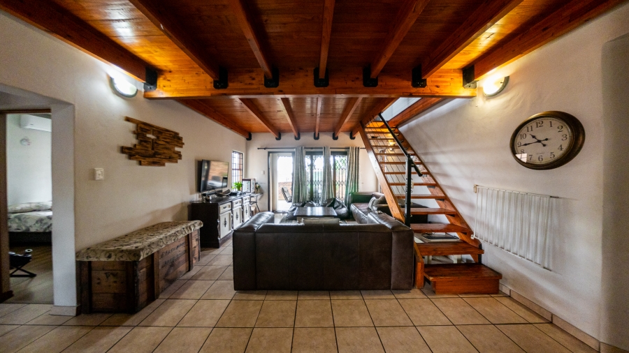 3 Bedroom Property for Sale in Thatchfield Cresent Gauteng