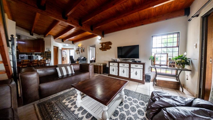 3 Bedroom Property for Sale in Thatchfield Cresent Gauteng