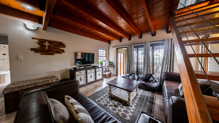 3 Bedroom Property for Sale in Thatchfield Cresent Gauteng